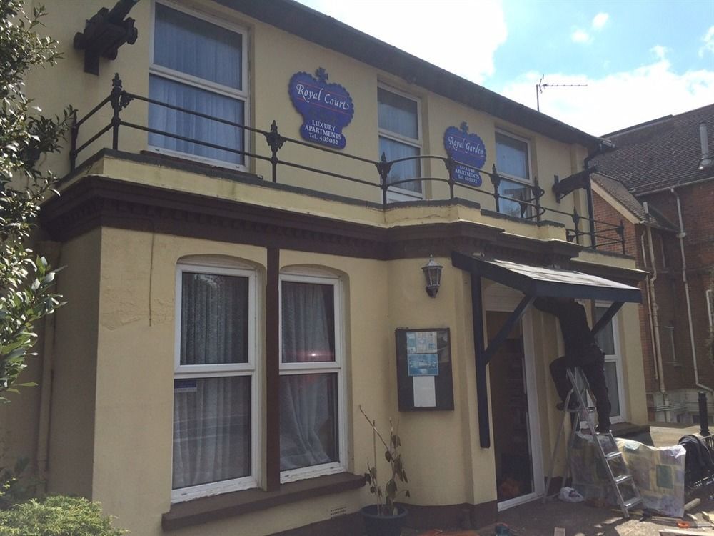 Royal Court And Garden Apartments Sandown Exterior foto
